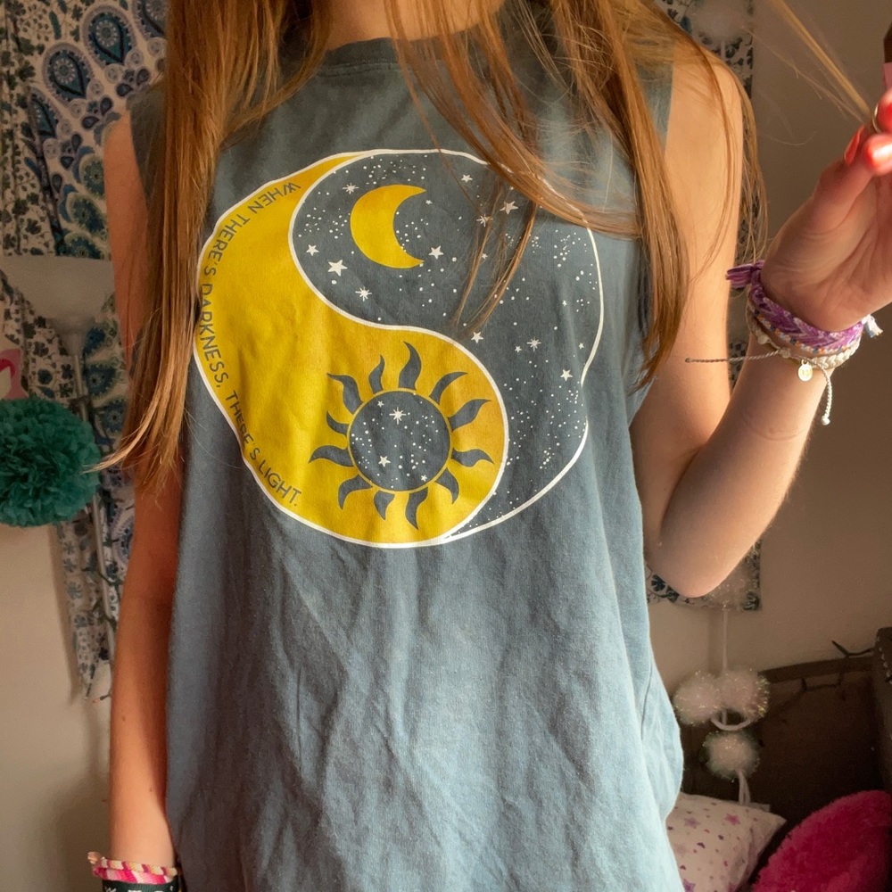 Size medium tank top!!
